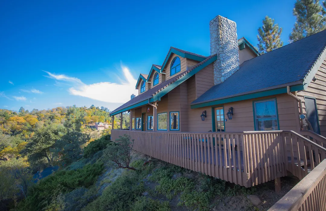 Tucker Peak Lodge-1